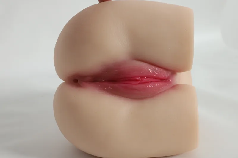 Flesh-tone dual-channel TPE sex doll with realistic entrance detailing
